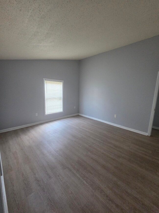 Foto del edificio - 3347 Clearbrook St
