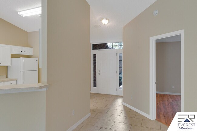 Foto del edificio - 83 Brushwood Ln