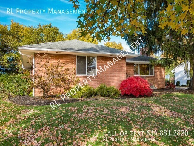 Building Photo - 3 bedroom 2 bathroom home with large backyard