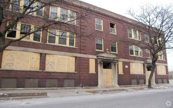 Foto principal - 5000-5008 S Champlain Ave