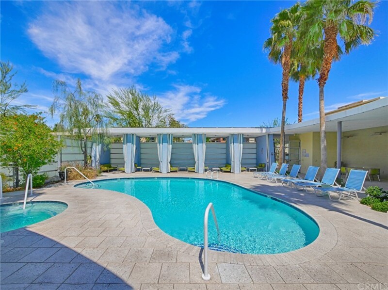 Foto principal - 870 E Palm Canyon Dr