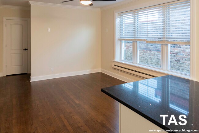 Foto del edificio - 918 Green Bay Rd