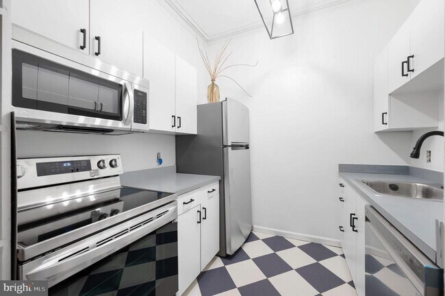 Building Photo - 641 N 16th St