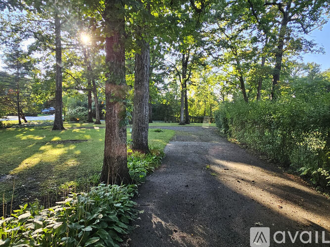 Foto principal - 617 W Everett Rd