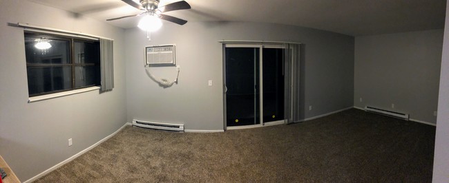 Livingroom / Dining Room - 305 2nd St N