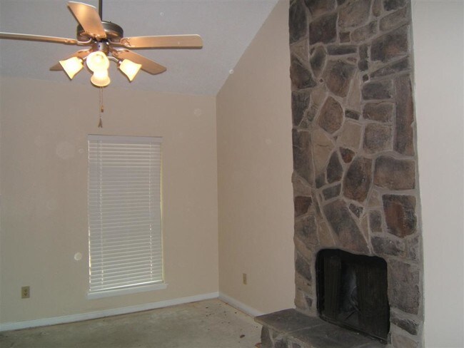 Foto del edificio - 17417 Red Oak Dr