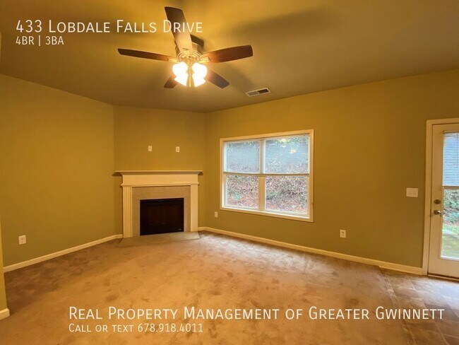 Building Photo - Charming 4 Bedroom Home