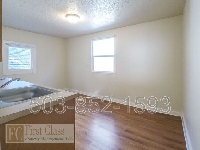 Foto del edificio - 2708 NE Sandy Blvd