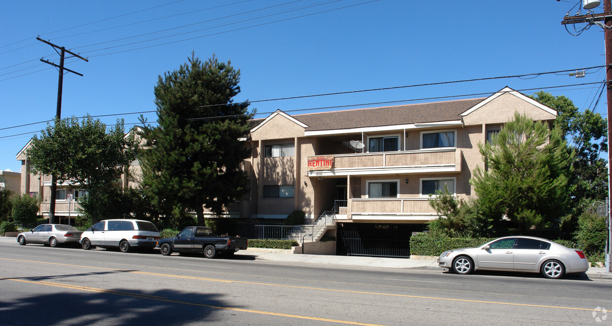 Building Photo - 12535 Oxnard Street