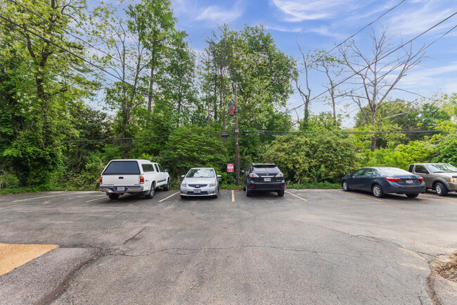 Assigned Parking - 238 Leslie Ln