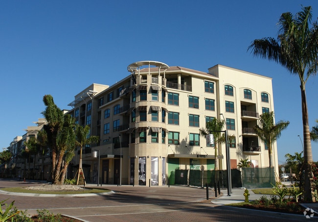 Building Photo - 9123 Tamiami Trl
