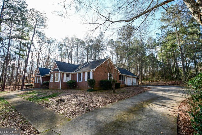Building Photo - 160 Farm Ln