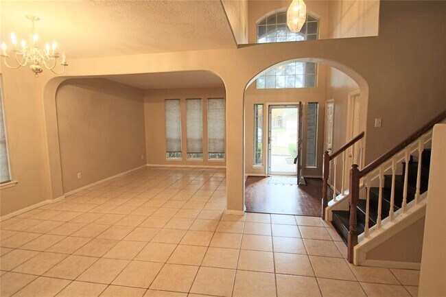 Building Photo - 18010 Quiet Stream Ct