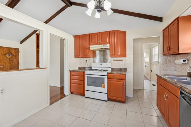 Building Photo - 8538 Mango Ave