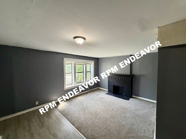 Building Photo - 1407-1407 Rowan Ave