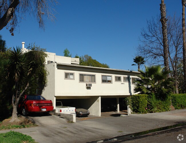 Building Photo - 10841 Hesby St