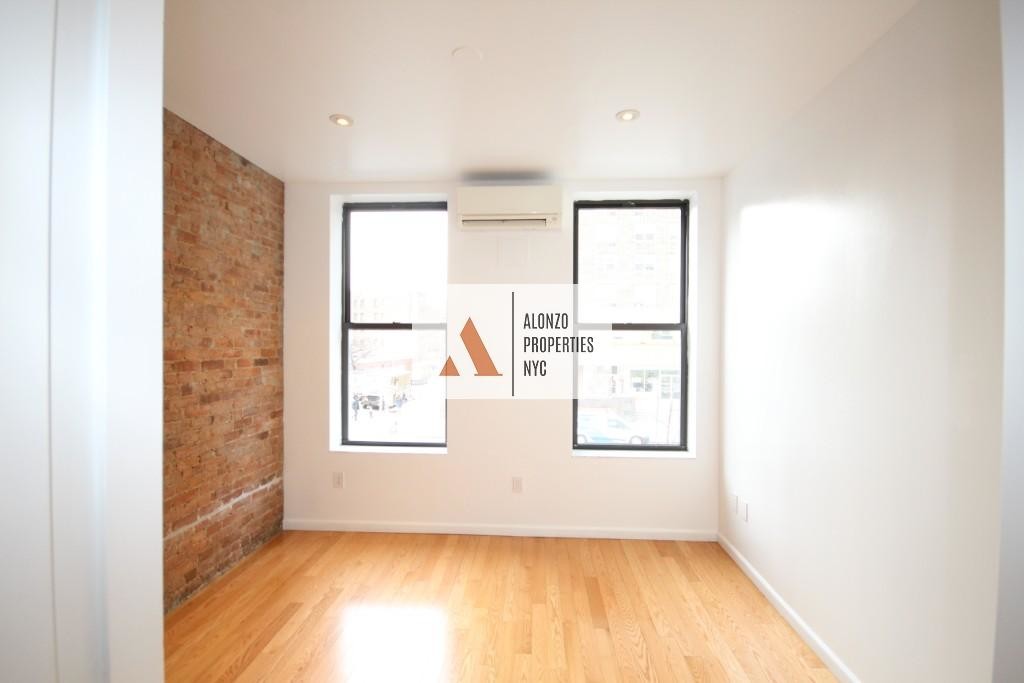 Foto del edificio - Tenth Avenue