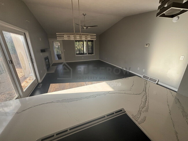 Building Photo - 2726 Sandstone Terrace NE