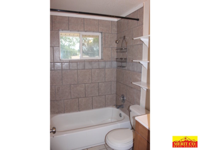 Building Photo - Single Family Home