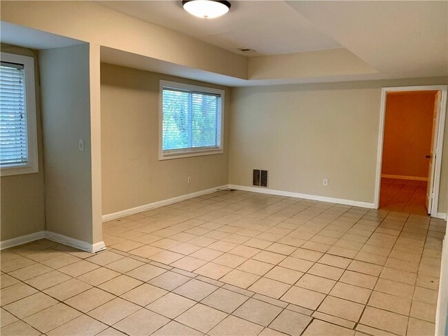 Building Photo - 5931 Kay Dr NW