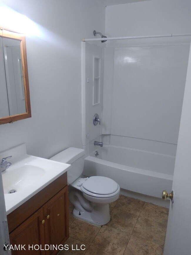 Foto del edificio - 227 Whiteland Ave