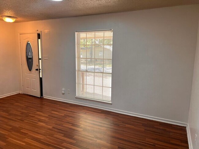 Building Photo - 3115 Wynne Dr