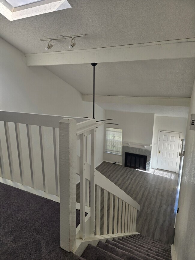 Building Photo - 6347 Cattails Ln