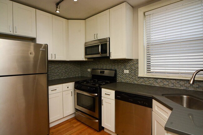 Foto del edificio - 2323 N Rockwell St
