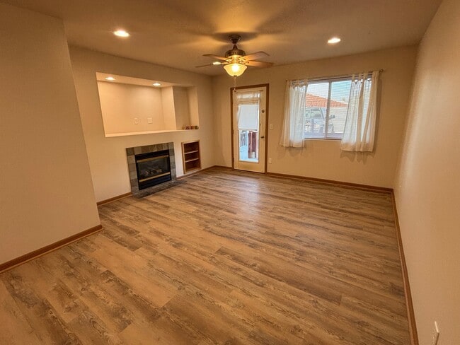 Building Photo - 3401 Fallon St