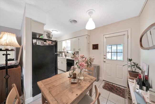 Foto del edificio - 1104 Kinney Ave