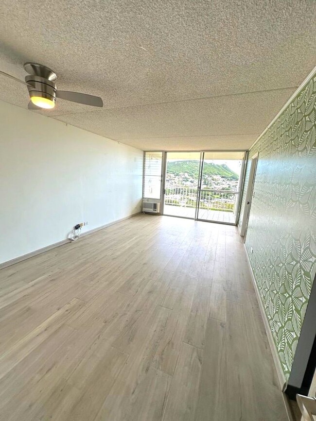 Foto del edificio - Lower Nuuanu High Floor Condo With Spectac...