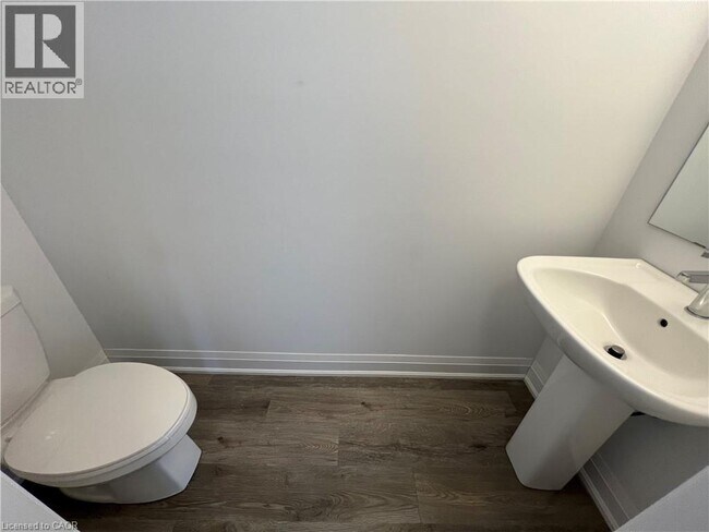 Building Photo - 20 Steele Cres