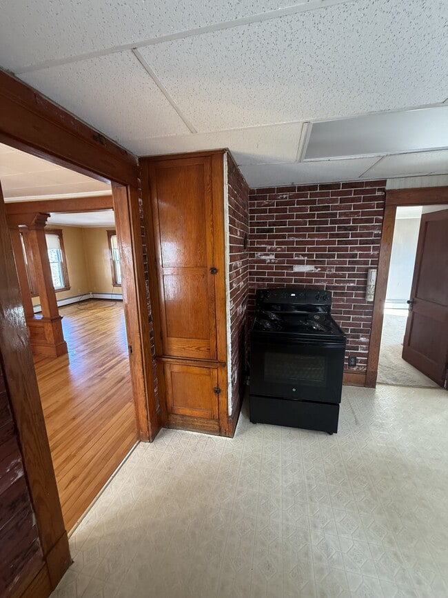 Building Photo - 47 Halifax St