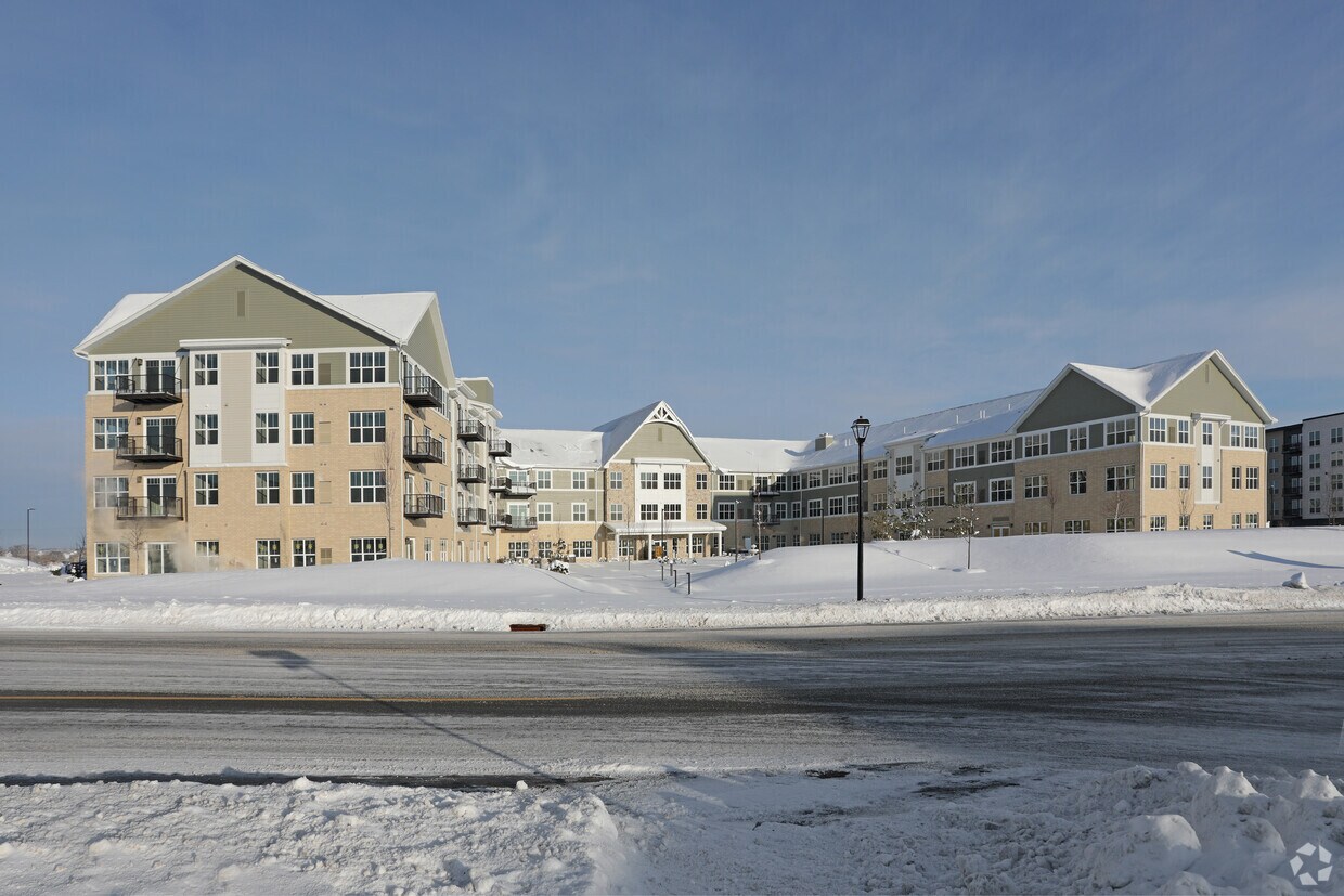 Talamore Senior Living Woodbury Apartments in Woodbury, MN