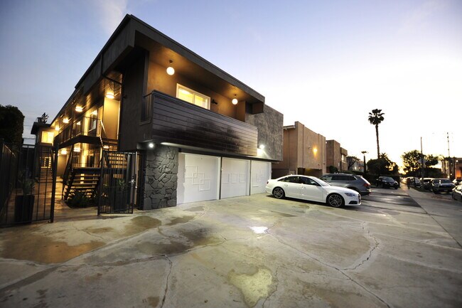 Building Photo - 12240 Pacific Ave
