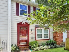 Building Photo - 749 Sturgis Dr