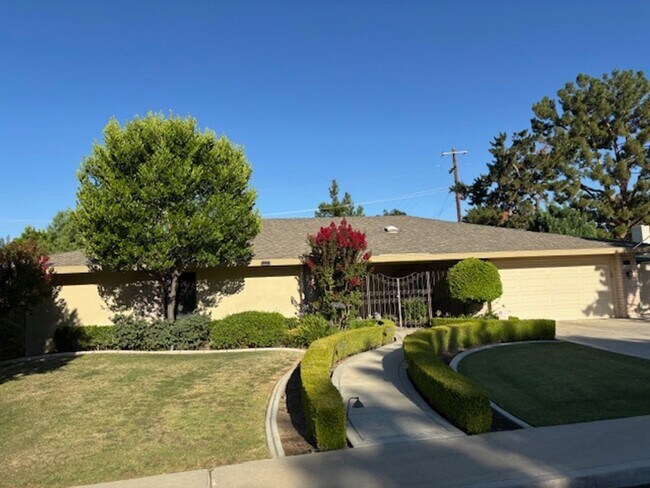 Foto del edificio - Beautiful 3 Bedroom / 2 Bathroom Home in S...