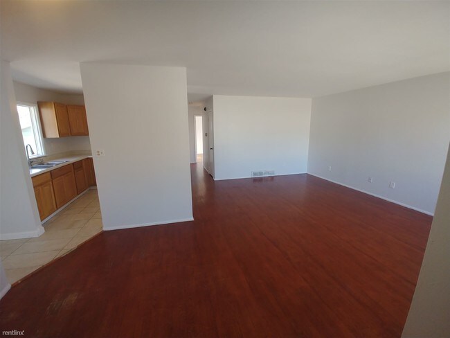 Building Photo - 3 br, 1 bath House - 1021 Indiana Ave