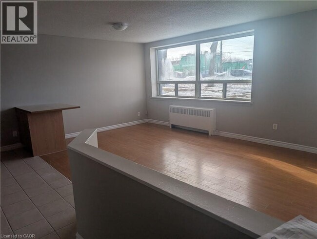 Building Photo - 468 Ottawa St N