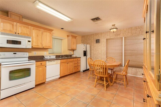 Building Photo - 11909 Hickorynut Dr