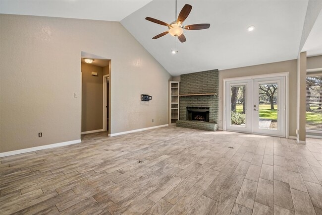 Building Photo - 25 Woodcreek Dr