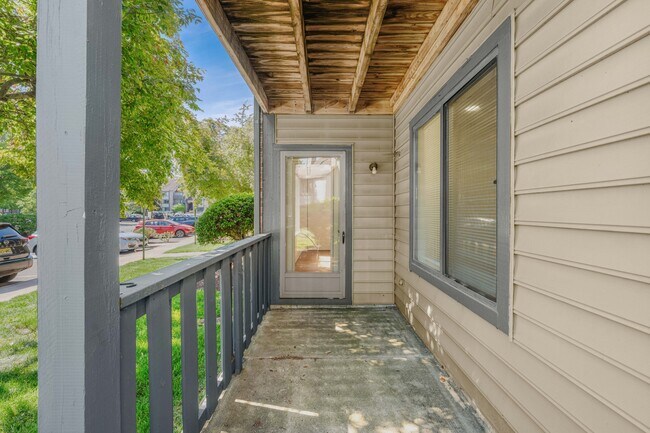 Foto del edificio - 5317 Aberdeen Dr