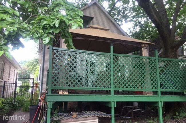 Building Photo - 9611 S Winston Ave