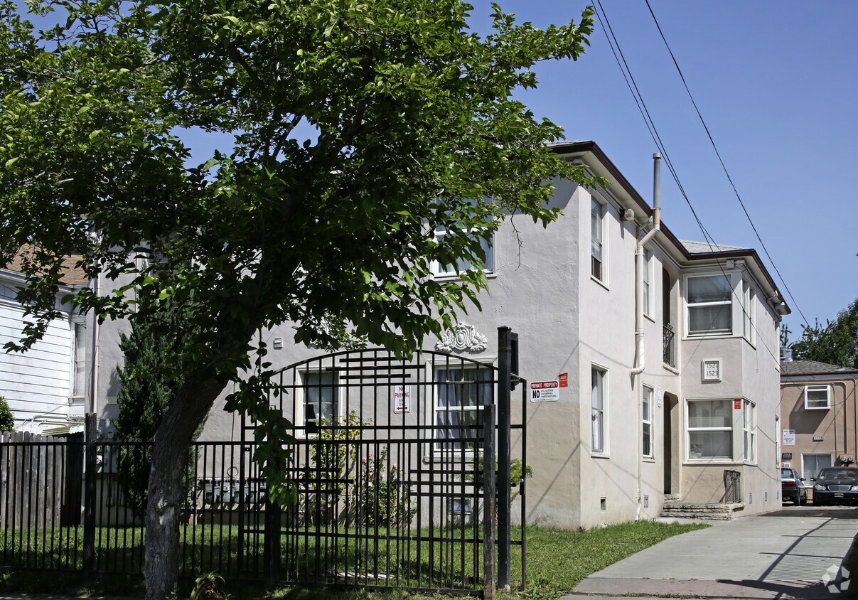 Primary Photo - 1521-1523 Fairview St