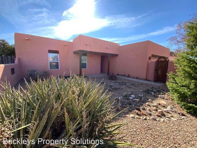 Building Photo - 3 br, 2 bath House - 500 9th Street NE
