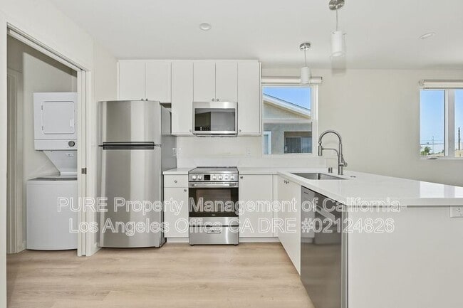 Foto del edificio - 1536 W 205th St