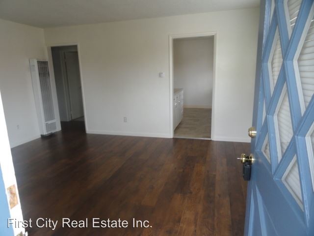 Building Photo - 2 br, 1 bath House - 210 10th Street