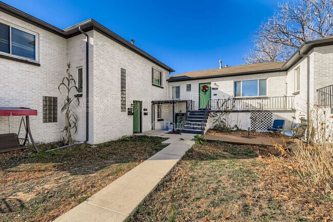 Foto del edificio - 3233 Steele St