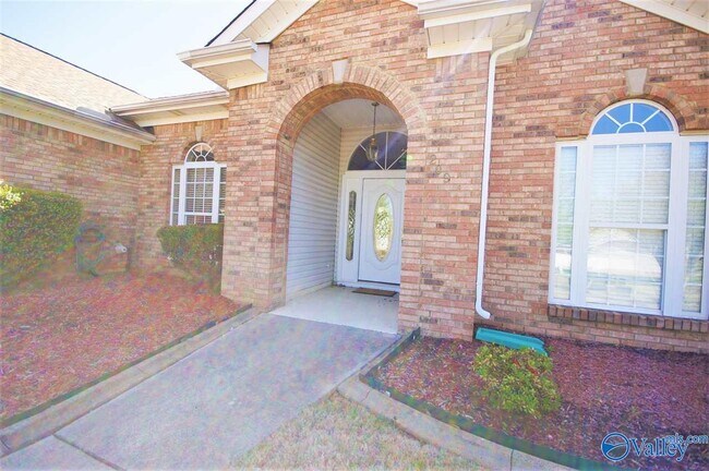 Foto del edificio - 209 Bridgeway Cir