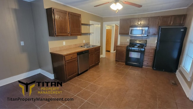 Building Photo - 2bed/2bath home with bonus area